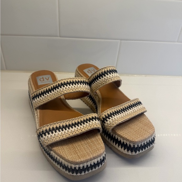 Dolce Vita Shoes - Women's Peggie Wedge Sandal DV by Dolce Vita Size 7.5